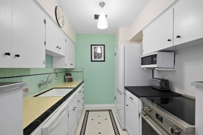 Photo 4 at 204 - 1565 Burnaby Street, West End VW, Vancouver West