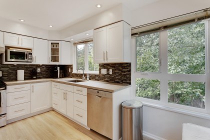 Photo 12 at 403 - 106 W Kings Road, Upper Lonsdale, North Vancouver
