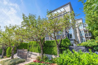 Photo 26 at 403 - 106 W Kings Road, Upper Lonsdale, North Vancouver