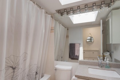 Photo 22 at 403 - 106 W Kings Road, Upper Lonsdale, North Vancouver