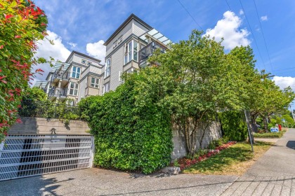Photo 30 at 403 - 106 W Kings Road, Upper Lonsdale, North Vancouver