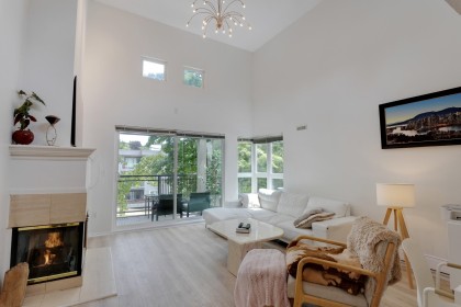 Photo 4 at 403 - 106 W Kings Road, Upper Lonsdale, North Vancouver