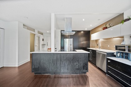 Photo 10 at 304 - 141 W 13th Street, Central Lonsdale, North Vancouver