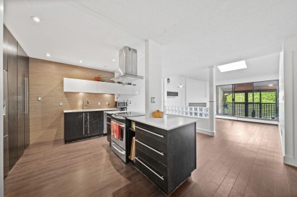 Photo 8 at 304 - 141 W 13th Street, Central Lonsdale, North Vancouver