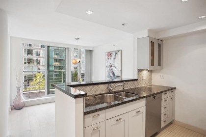 Photo 15 at 408 - 590 Nicola Street, Coal Harbour, Vancouver West