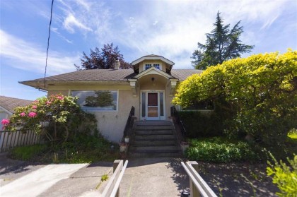 Photo 4 at 4674 W 4th Avenue, Point Grey, Vancouver West