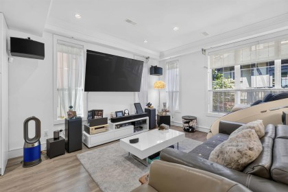 Photo 7 at 451 W 63rd Avenue, Marpole, Vancouver West