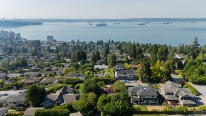 Photo 40 at 2575 Queens Avenue, Queens, West Vancouver