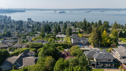Photo 39 at 2575 Queens Avenue, Queens, West Vancouver