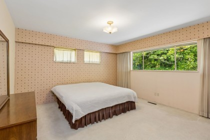 Photo 21 at 2575 Queens Avenue, Queens, West Vancouver