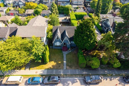 Photo 3 at 3026 Point Grey Road, Kitsilano, Vancouver West