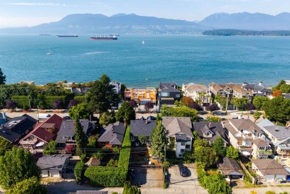 Photo 1 at 3026 Point Grey Road, Kitsilano, Vancouver West