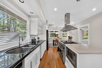 Photo 11 at 4655 W 6th Avenue, Point Grey, Vancouver West