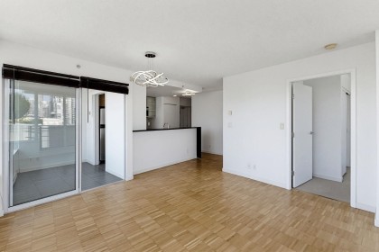 Photo 9 at 2508 - 33 Smithe Street, Yaletown, Vancouver West