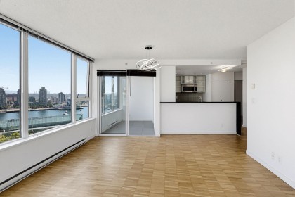 Photo 10 at 2508 - 33 Smithe Street, Yaletown, Vancouver West