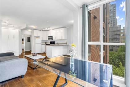 Photo 10 at 710 - 939 Homer Street, Yaletown, Vancouver West