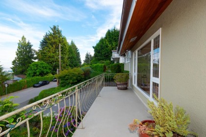 Photo 10 at 805 Younette Drive, Sentinel Hill, West Vancouver