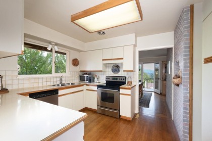 Photo 15 at 805 Younette Drive, Sentinel Hill, West Vancouver