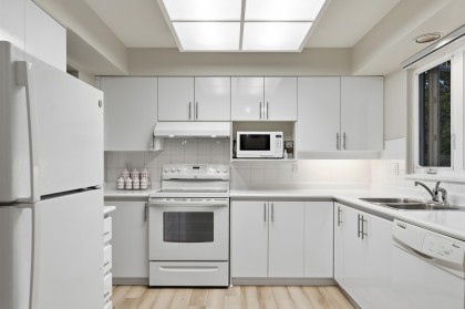 Photo 6 at 303 - 106 W Kings Road, Upper Lonsdale, North Vancouver