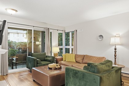 Photo 3 at 303 - 106 W Kings Road, Upper Lonsdale, North Vancouver