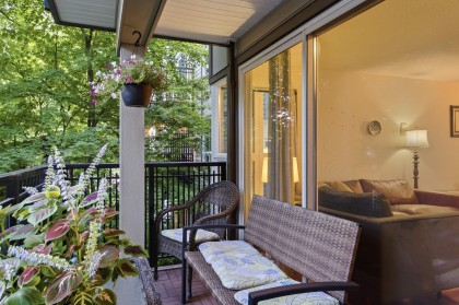 Photo 20 at 303 - 106 W Kings Road, Upper Lonsdale, North Vancouver
