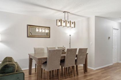 Photo 4 at 303 - 106 W Kings Road, Upper Lonsdale, North Vancouver
