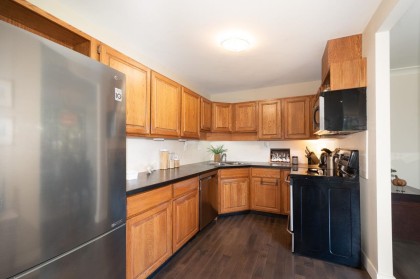 Photo 13 at 802 - 1412 Esquimalt Avenue, Ambleside, West Vancouver