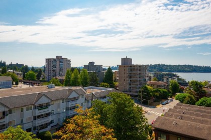 Photo 7 at 802 - 1412 Esquimalt Avenue, Ambleside, West Vancouver
