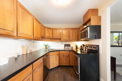 Photo 14 at 802 - 1412 Esquimalt Avenue, Ambleside, West Vancouver