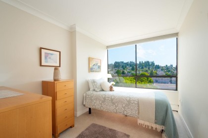 Photo 19 at 802 - 1412 Esquimalt Avenue, Ambleside, West Vancouver