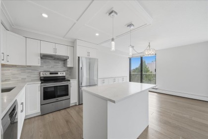 Photo 6 at 802 - 1745 Esquimalt Avenue, Ambleside, West Vancouver