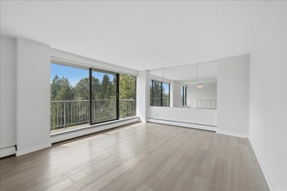 Photo 9 at 802 - 1745 Esquimalt Avenue, Ambleside, West Vancouver