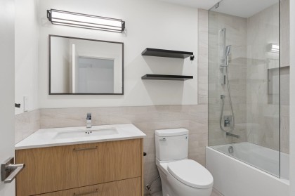 Photo 11 at 101 - 2242 Marine Drive Drive, Dundarave, West Vancouver