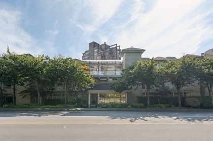 Photo 4 at 101 - 2242 Marine Drive Drive, Dundarave, West Vancouver