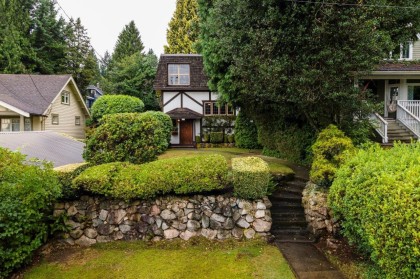 Photo 3 at 292 E St. James Road, Upper Lonsdale, North Vancouver