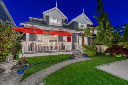 Photo 1 at 1075 Esplanade Avenue, Ambleside, West Vancouver
