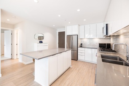 Photo 12 at 302 - 2651 Library Lane, Lynn Valley, North Vancouver