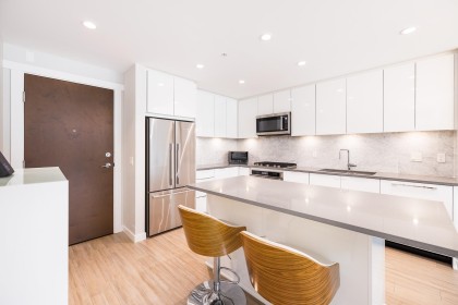 Photo 3 at 302 - 2651 Library Lane, Lynn Valley, North Vancouver