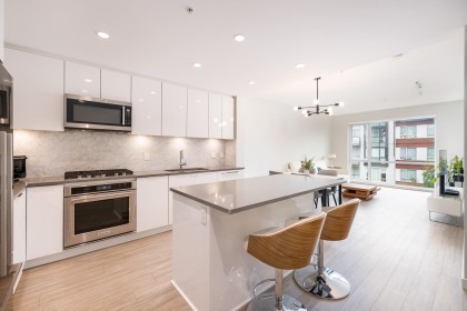Photo 4 at 302 - 2651 Library Lane, Lynn Valley, North Vancouver