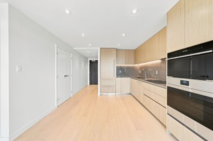 Photo 7 at 301 - 785 Harbour Way, Harbourside, North Vancouver