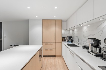 Photo 6 at 305 - 1500 Fern Street, Lynnmour, North Vancouver
