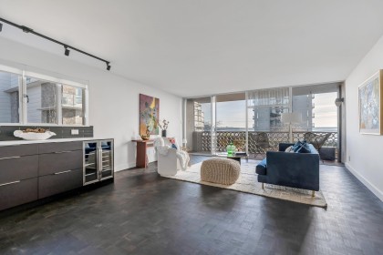 Photo 9 at 101 - 2135 Argyle Avenue, Dundarave, West Vancouver