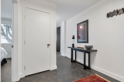 Photo 8 at 101 - 2135 Argyle Avenue, Dundarave, West Vancouver