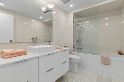 Photo 27 at 102 - 2246 Bellevue Avenue, Dundarave, West Vancouver