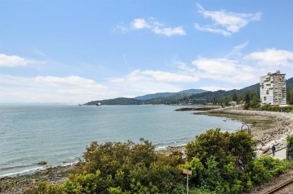 Photo 17 at 102 - 2246 Bellevue Avenue, Dundarave, West Vancouver