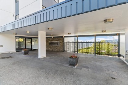 Photo 3 at 102 - 2246 Bellevue Avenue, Dundarave, West Vancouver