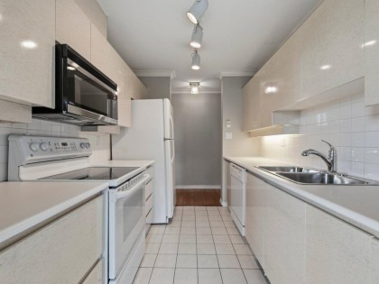 Photo 12 at 701 - 2288 Pine Street, Fairview VW, Vancouver West