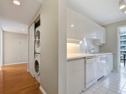 Photo 10 at 701 - 2288 Pine Street, Fairview VW, Vancouver West