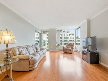 Photo 4 at 701 - 2288 Pine Street, Fairview VW, Vancouver West