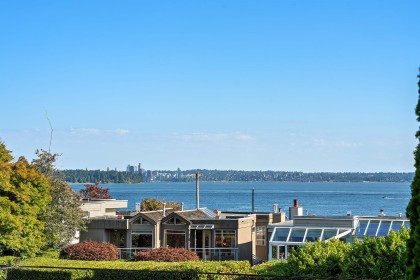 Photo 7 at 2379 Marine Drive, Dundarave, West Vancouver